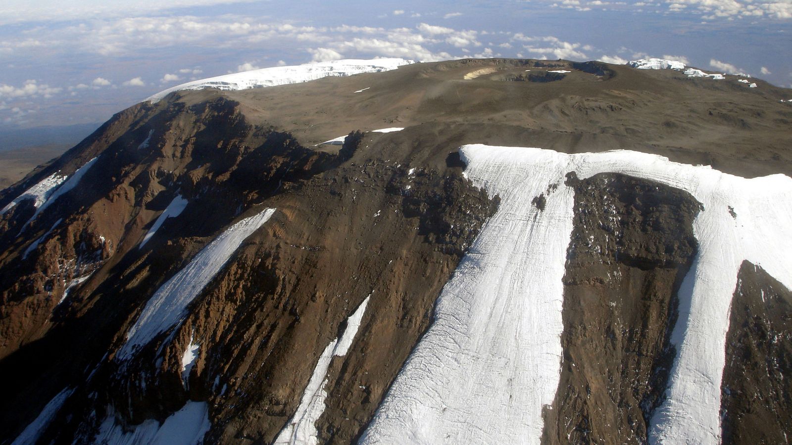 skynews-mount-kilimanjaro-glacier_5952784.jpg