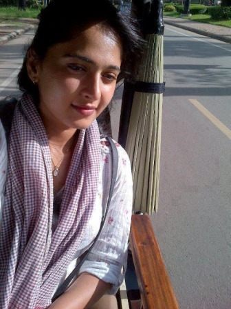 10 Unseen Photos Collection of Anushka Without Makeup – Scooptimes