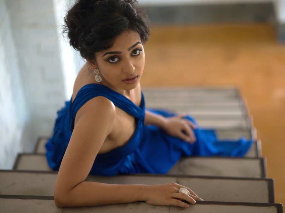 Actress Radhika Apte Kabali heroine Photos – Scooptimes