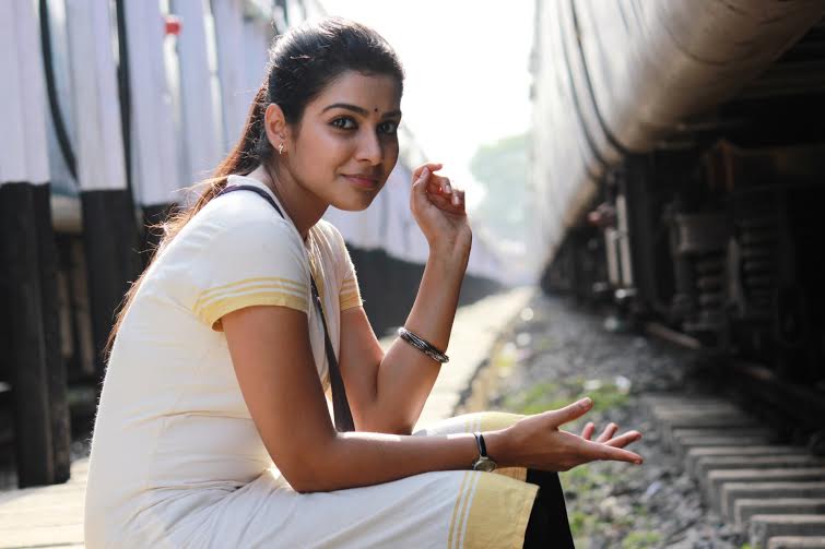 Actress Satna Titus Pichaikaran heroine Photos – Scooptimes