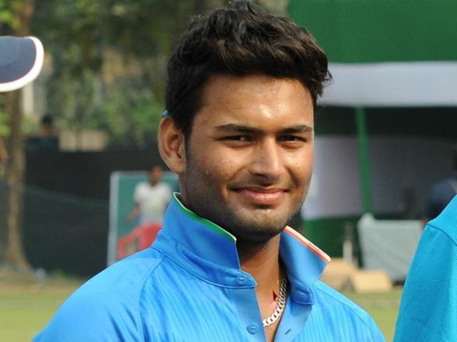 rishabh-pant-cricketer-wiki-age-height-caste-biography-family-scooptimes-1